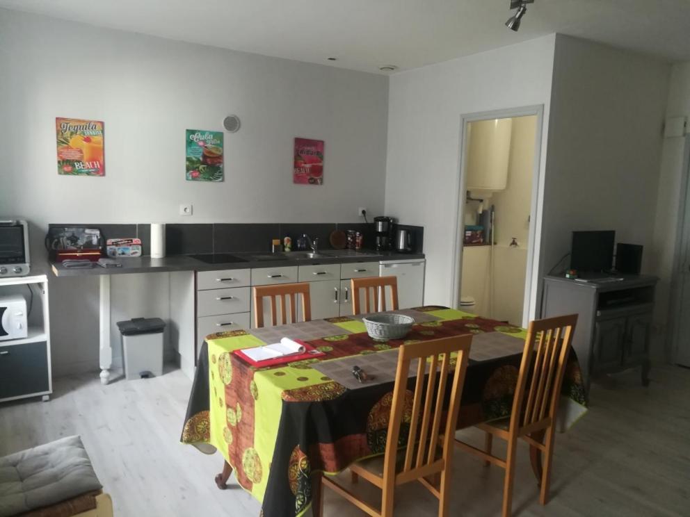 Logis Des Chouans Apartment Les Landes-Genusson Bagian luar foto